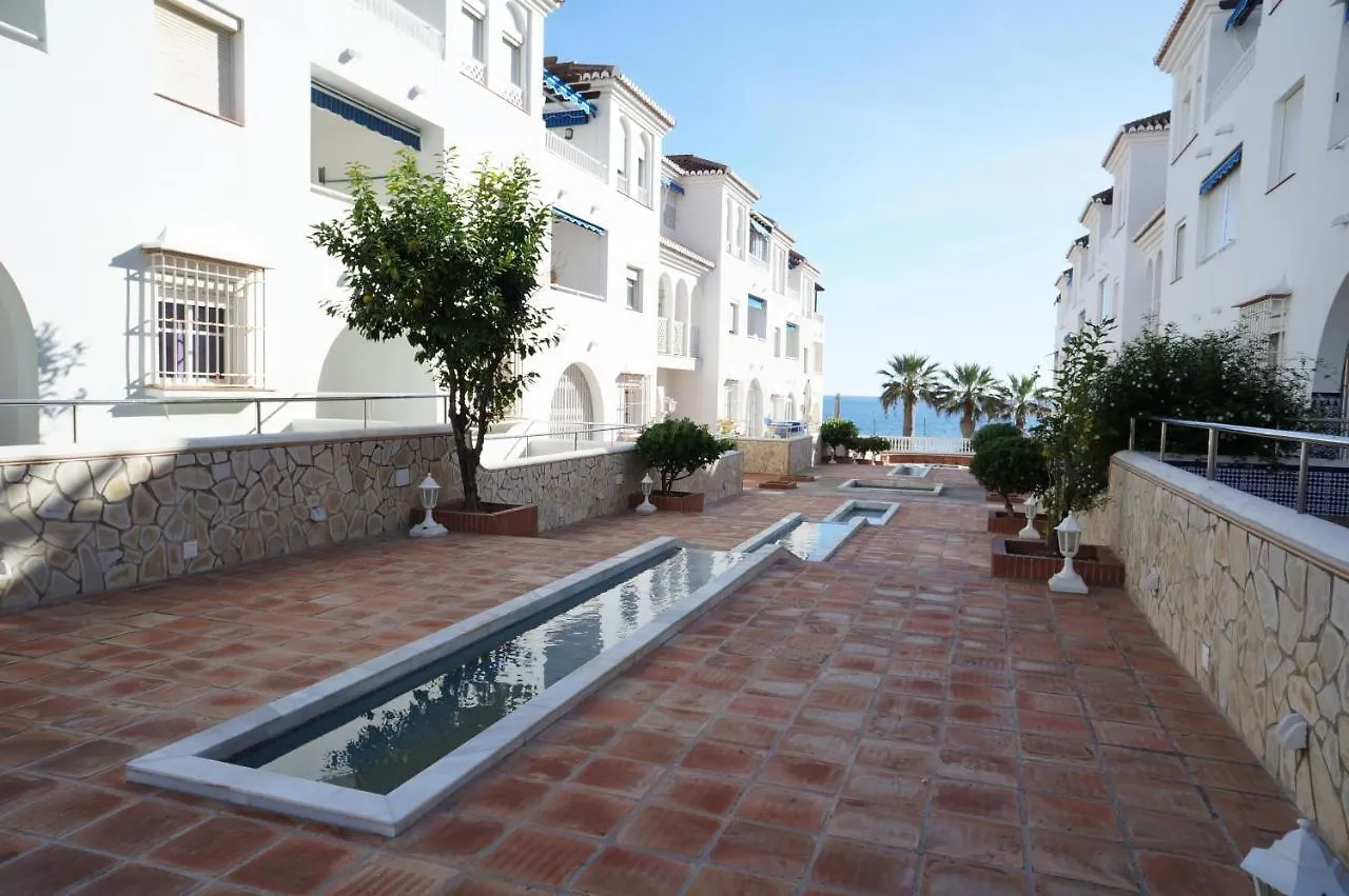 Las Fuentes De Nerja Apartment